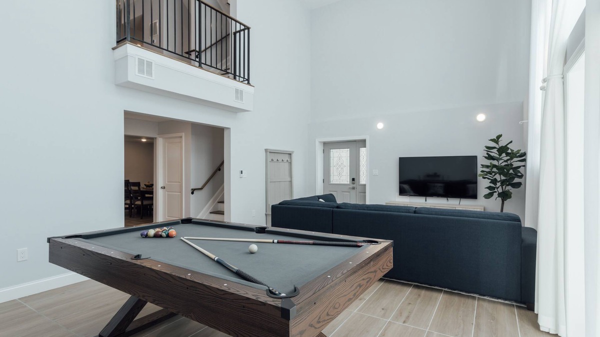 Bayonne House | Loft Townhouse * Free Parking space x2 *King bed near NYC.