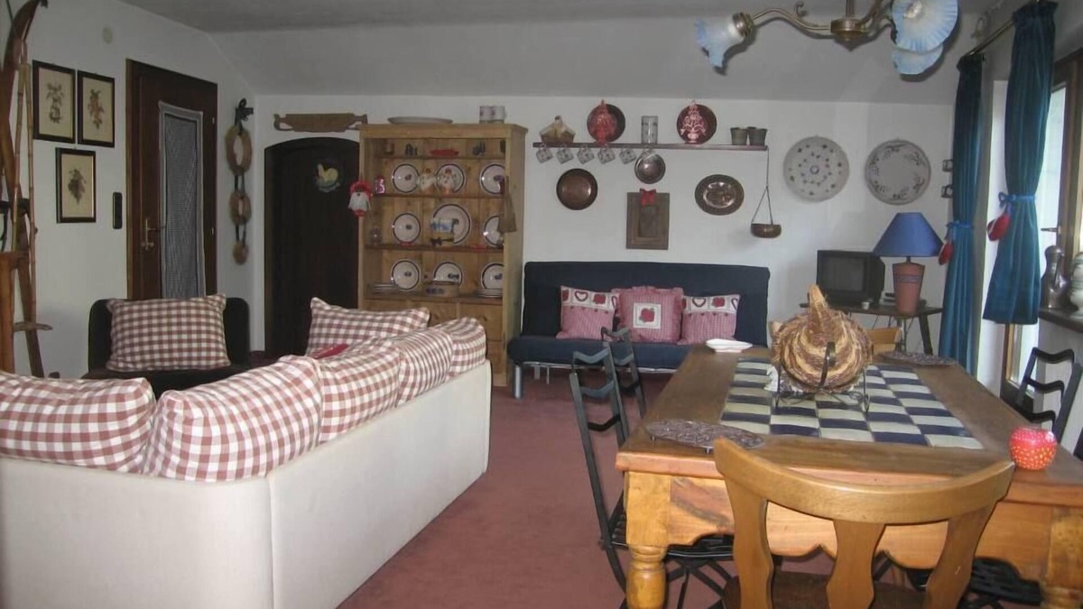 Kitzbuehel Apartment | LOFT, WITH BEAUTIFUL VIEW, A FEW STEPS FROM THE SKI SLOPES IN THE ANCIENT HEART OF KITZBÜHEL.