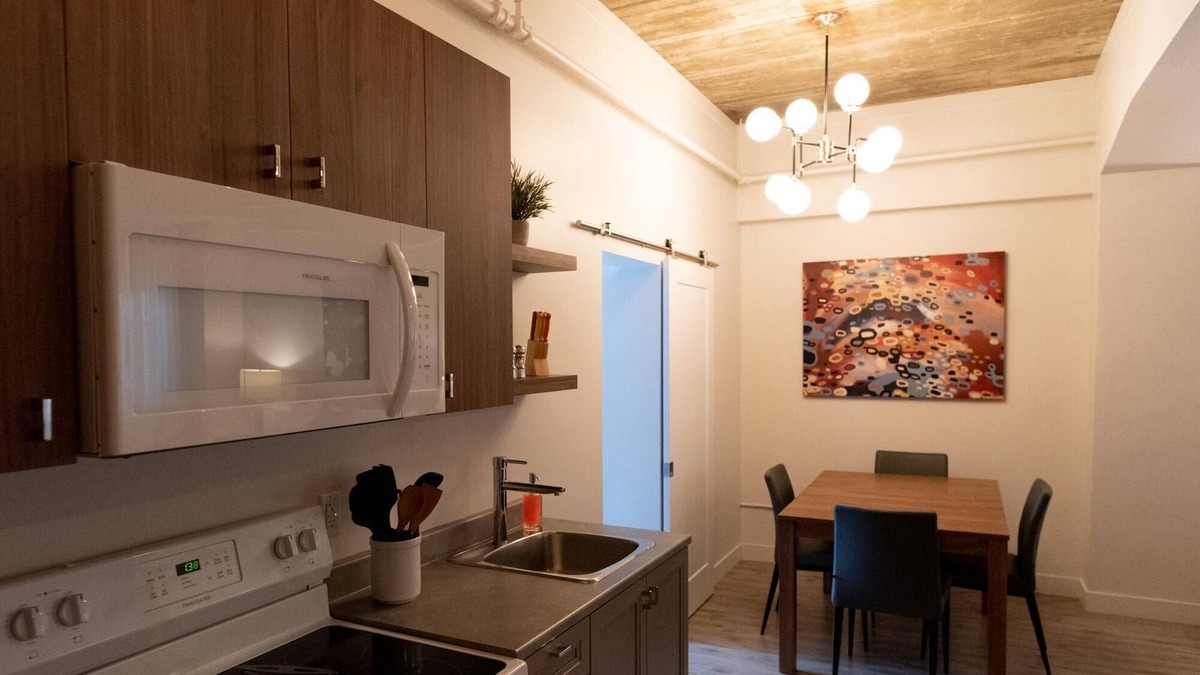 Rouyn-Noranda Apartment | Loft with bed and sofa bed on rue Gamble Ouest (Le Central)