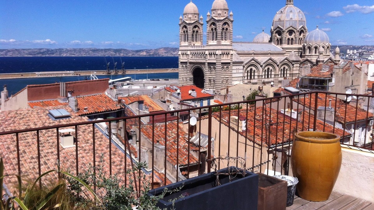 Quartier du Panier Apartment | loft with large terrace overlooking the sea near the MUCEM/Panier district