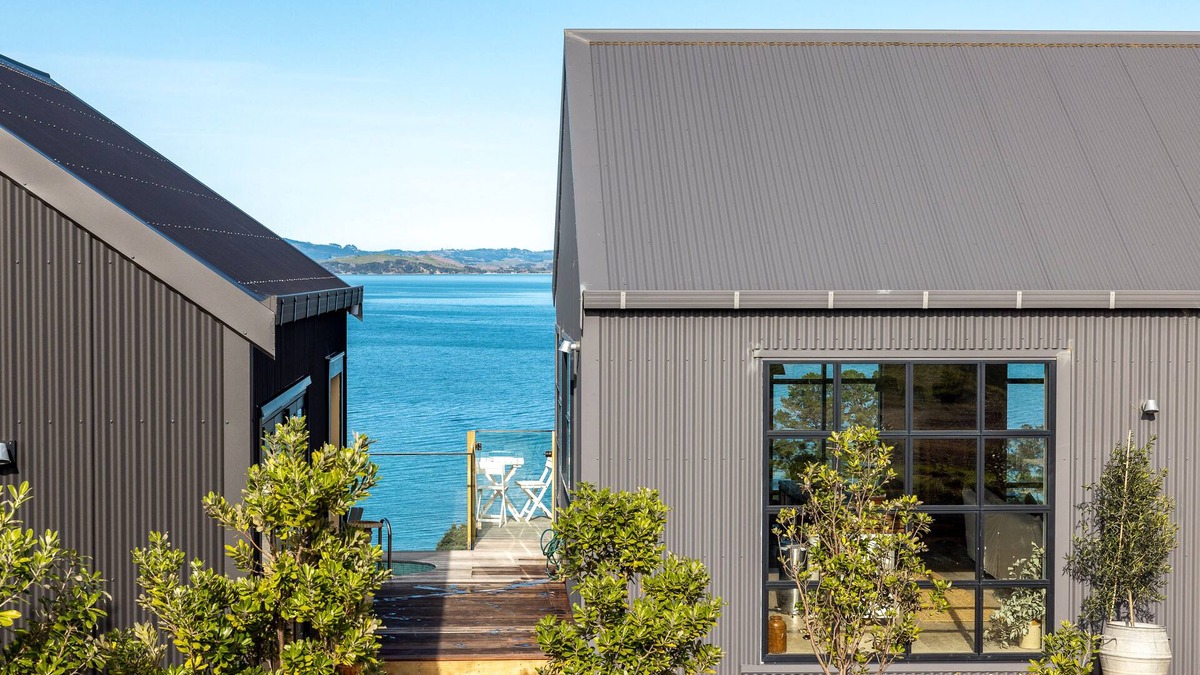 Waiheke Island House | Loft & Workroom, Woodside Bay | Be My Guest