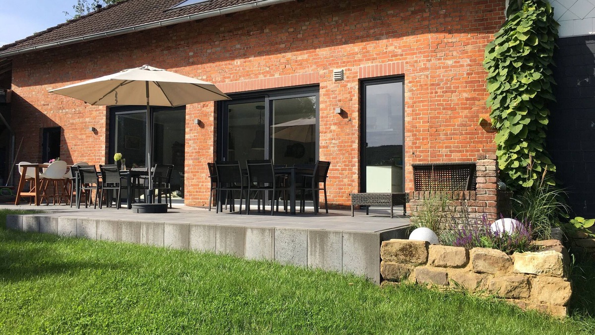 Bad Muender am Deister House | LOFTHOF, modern XXL vacation home for 20 people with billiards, table football, fireplace