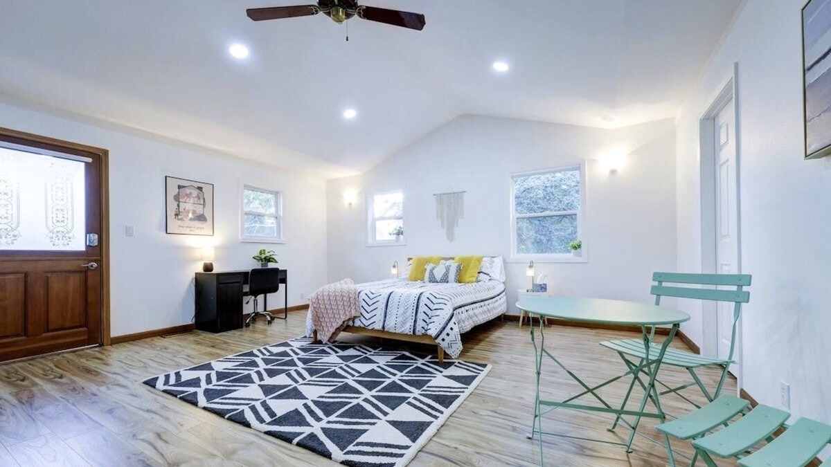 North Creek Apartment | Loftium | Hidden Gem In Woodinville with tons of Charm!