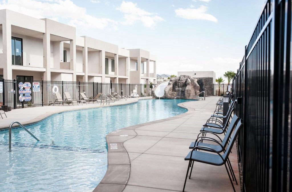 St. George Hotel | Lofts 13 4-bedroom Modern Loft Steps from the Pool