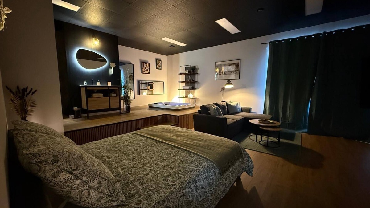 Teloche Bed & Breakfast | Lofts at Château de Posset