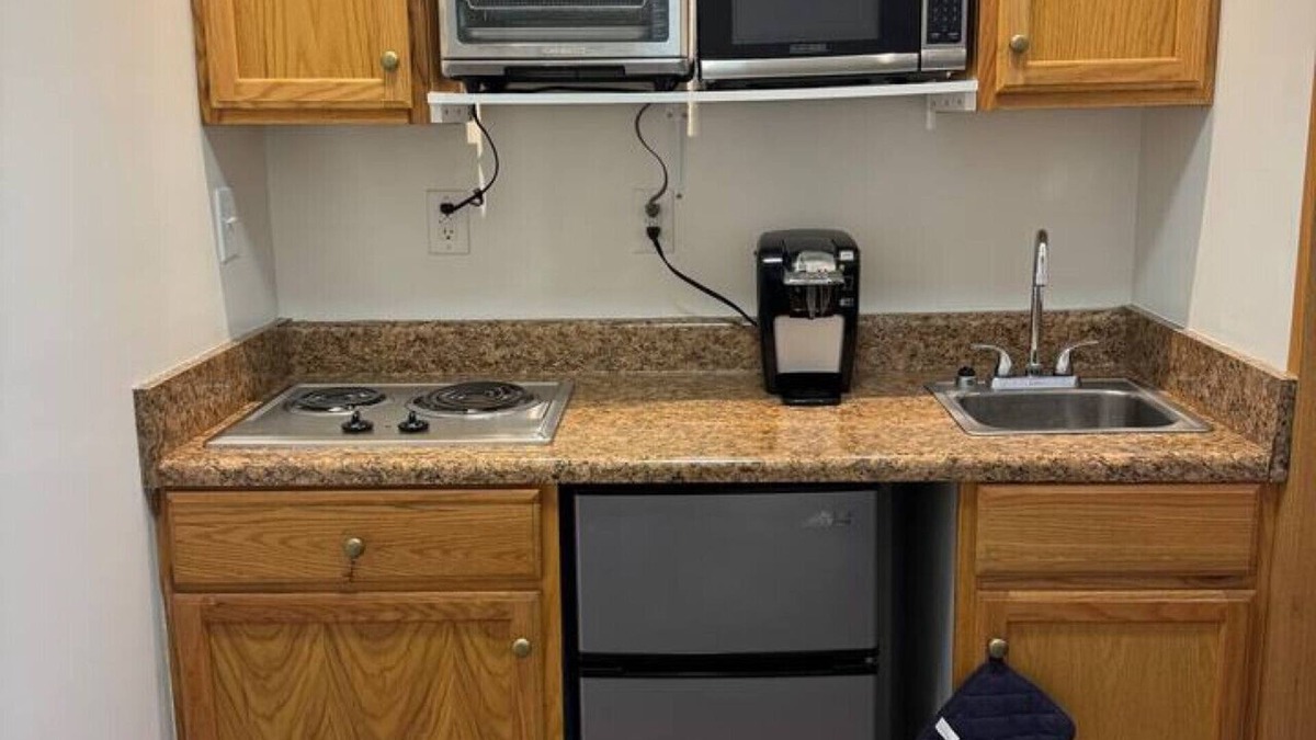 Madison Apartment | Lofts on Murphy by Rooms336