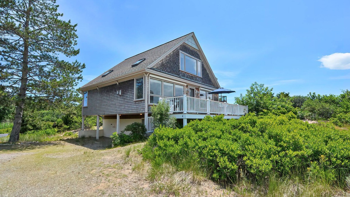 Newbury House | Lofty Views: Plum Island at Your Door