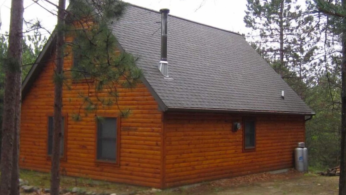 Manistee Cabin | Log Cabin near Lake Michigan. Weekly discount