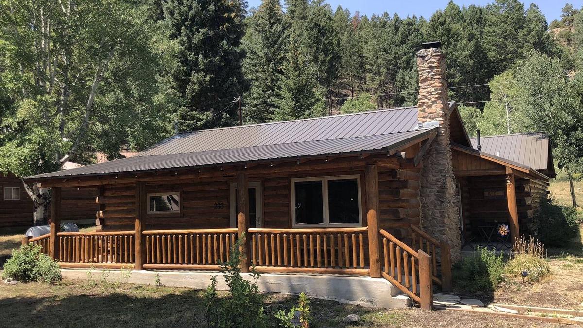 Ponderosa Pines Cabin | Log Cabin Back to Rio Grande National Forest - Fishing, Hiking, Skiing