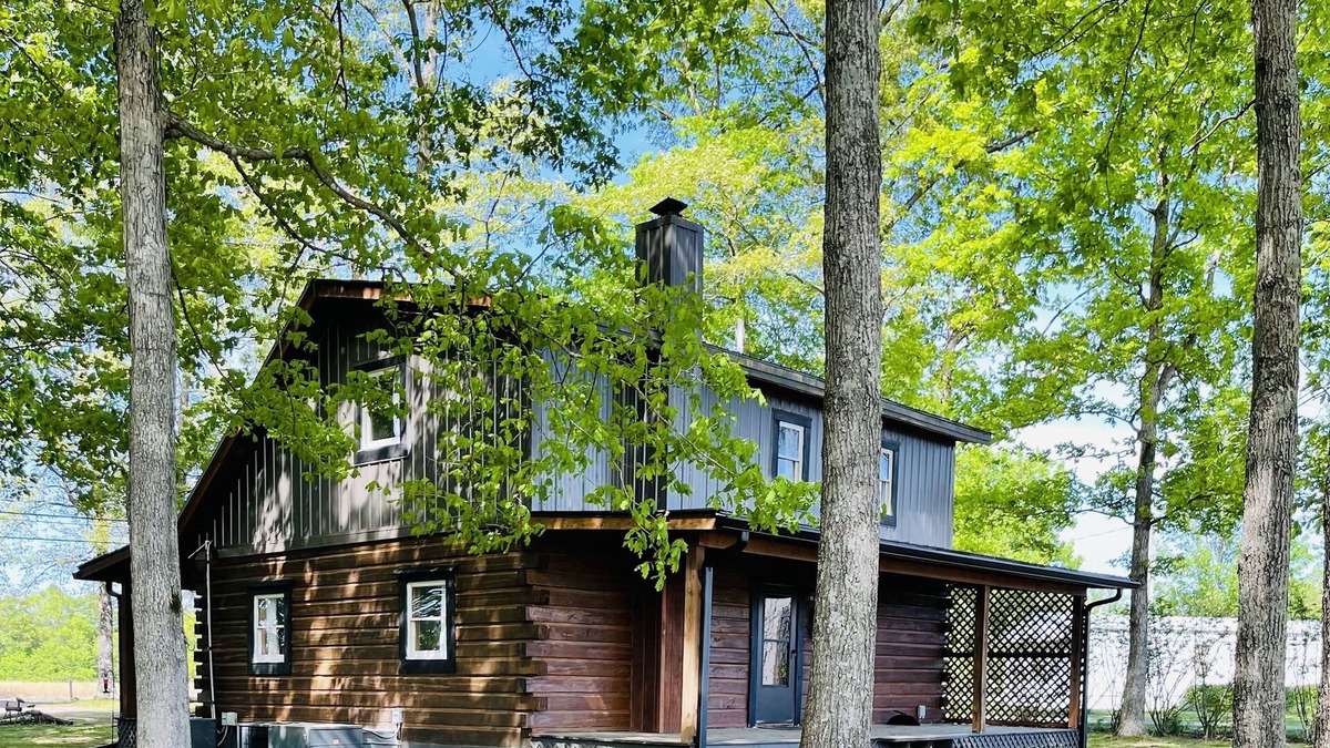 Cane Valley Cabin | Log Cabin by the lake
