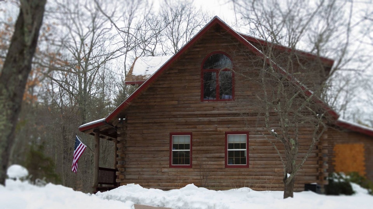 South Berwick Cabin | Log Cabin close to the Beach