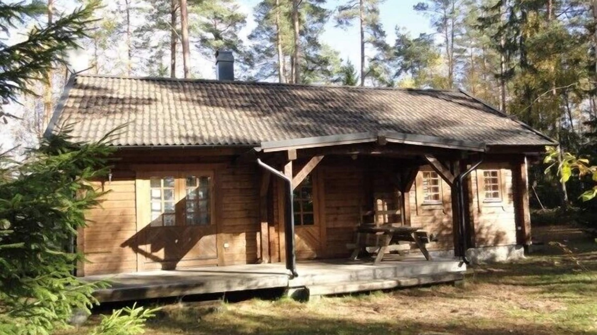 Hallaryd Cabin | Log cabin for 4 + 2 people, 80m2 in the middle of the forest between 2 lakes