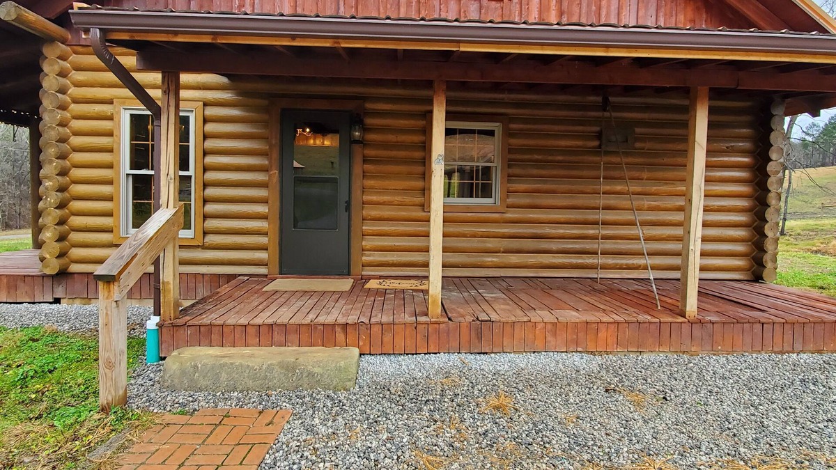 Wellston Cabin | Log Cabin in Jackson County Ohio