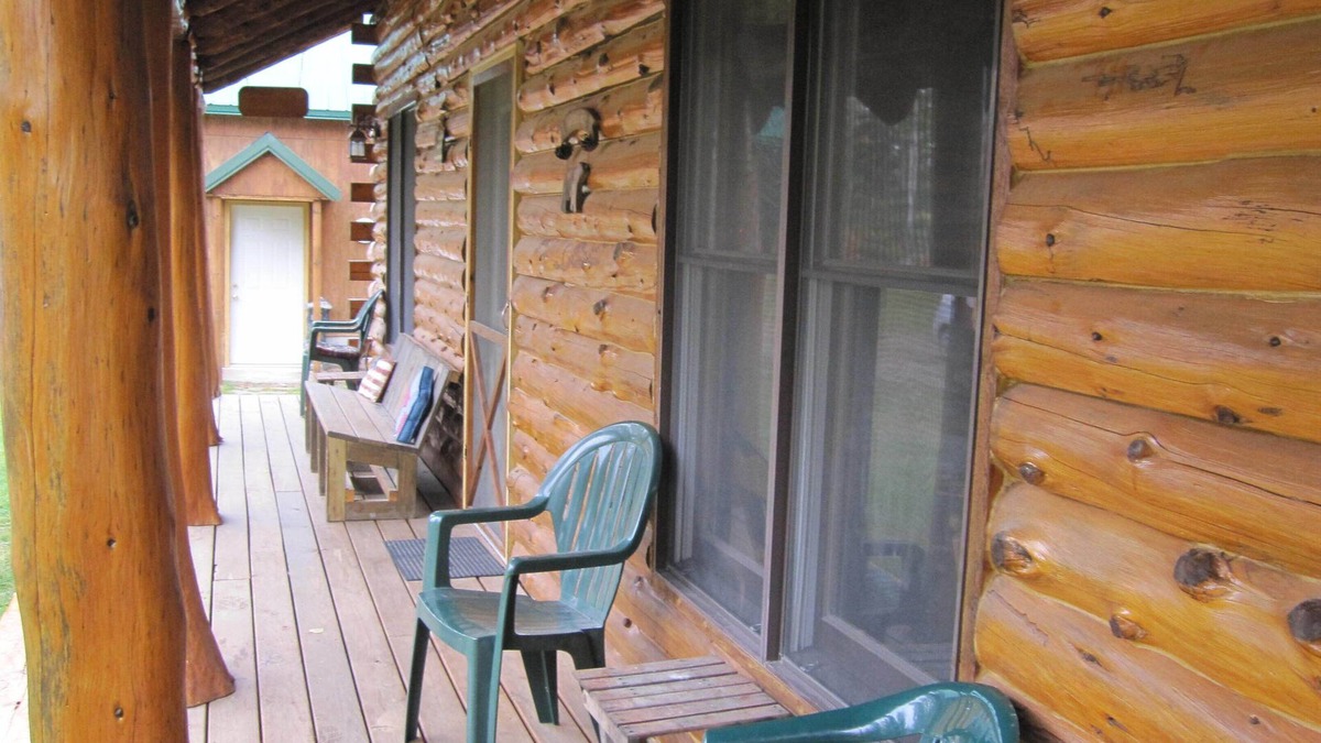 Munising Cottage | Log Cabin in private area close to Pictured Rocks!