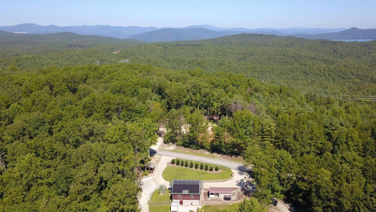 Salem Cabin | Log Cabin in the Foothills of the Blue Ridge Mountains, Lake Jocassee - Keowee