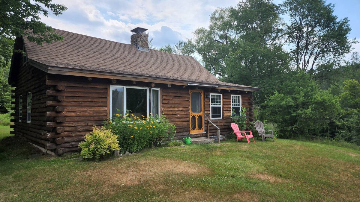 Thornton House | Log Cabin in the White Mountains of New Hampshire