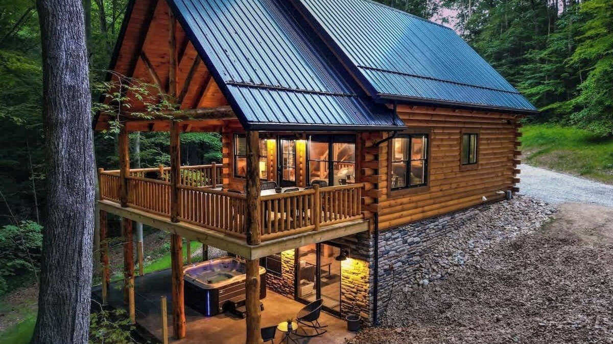 Logan Cabin | Log Cabin Luxury | Hot Tub, Dog Friendly, Fire Pit