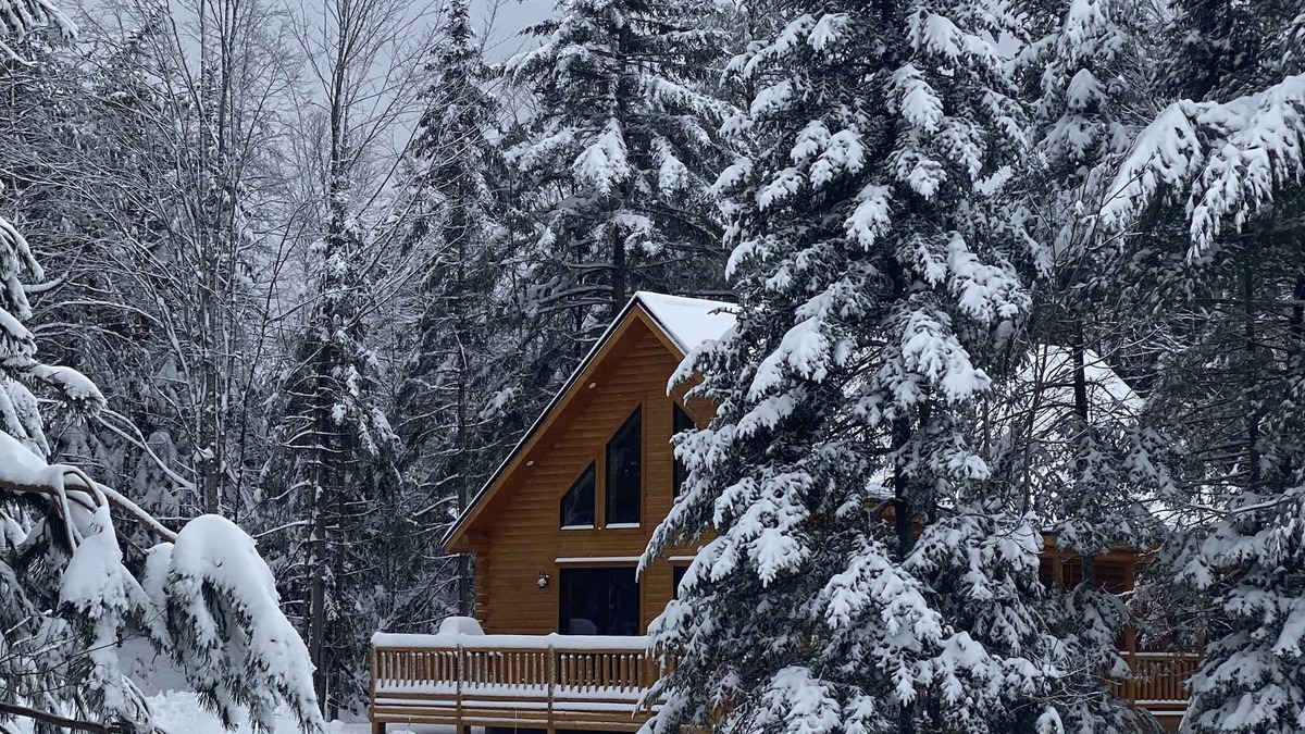 Twin Mountain House | Log Cabin minutes from Bretton Woods!