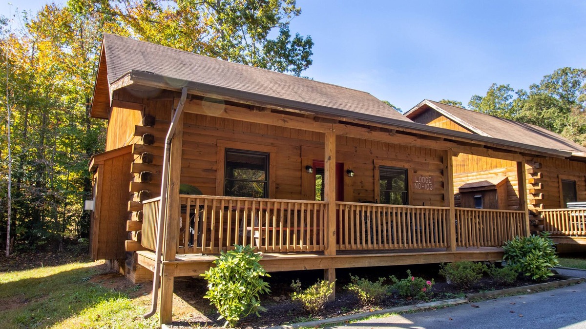 Spotsylvania Cabin | Log Cabin Multi Lvl Queen Wilderness Presidential