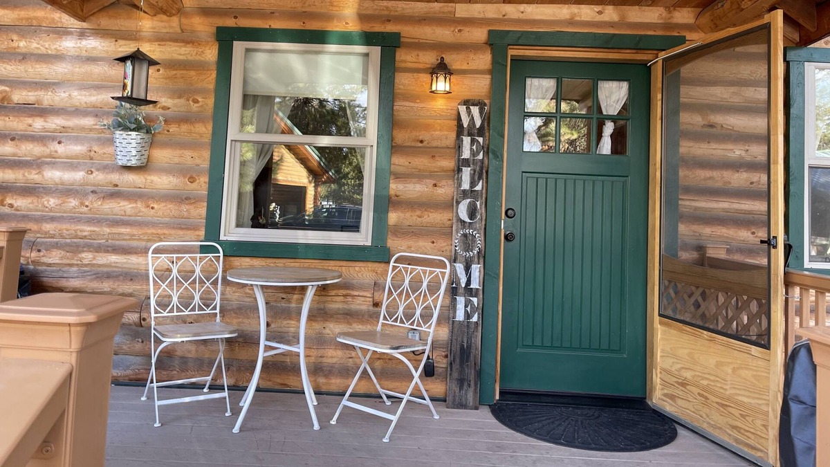 Chiloquin Cabin | Log cabin near Crater Lake and the Williamson river