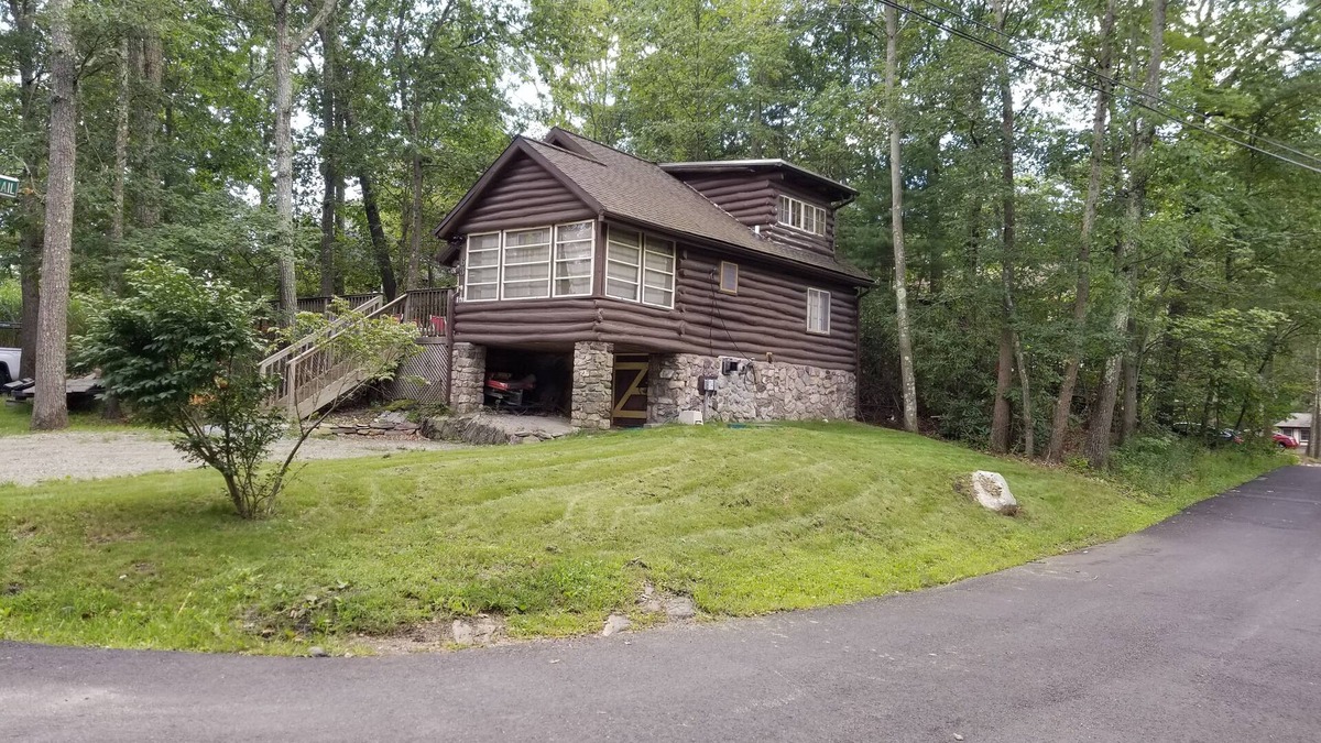 Hewitt Cabin | Log Cabin near Greenwood Lake. Minutes to AP Trl, Ren fair, Mt Peter, & Warwick