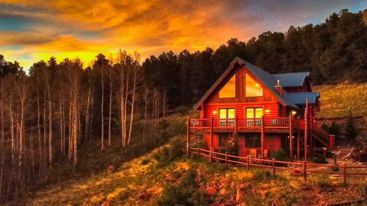Cripple Creek Cabin | Log Cabin near Historic Cripple Creek, Hot Tub and Spectacular Views!