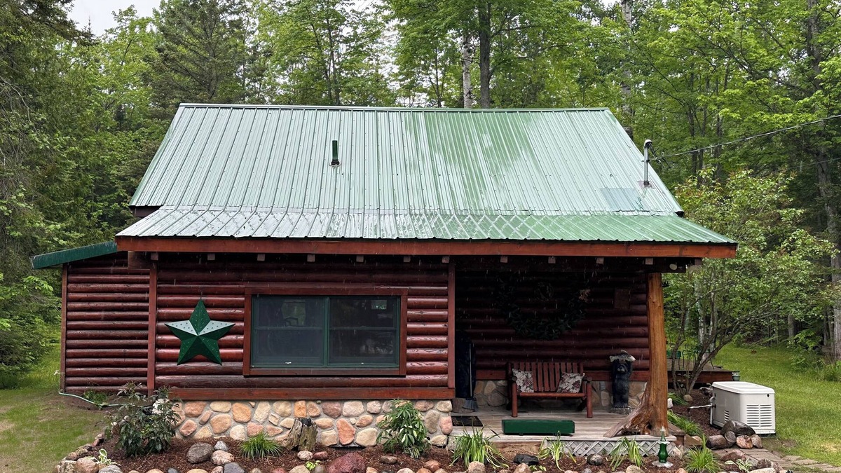 Cheboygan Cabin | Log Cabin near Mackinaw, Mullet & Burt Lake!