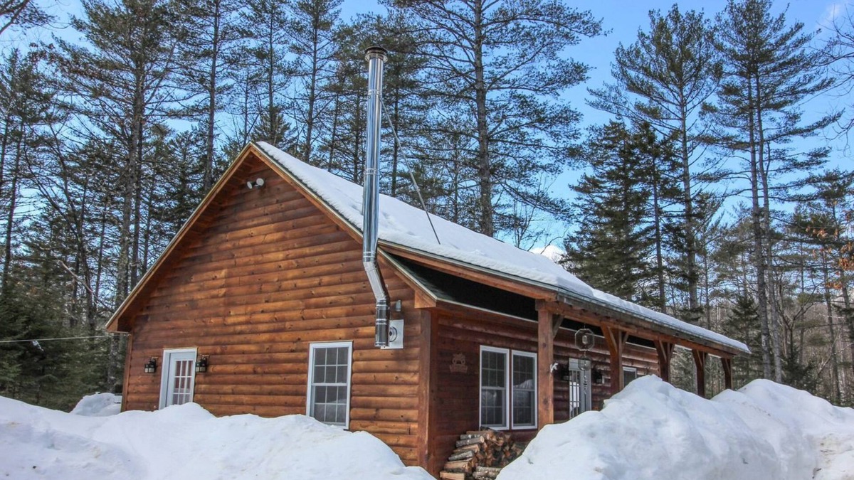 Hanover Cabin | Log Cabin near Sunday River, swim, kayak, hike, golf, bike