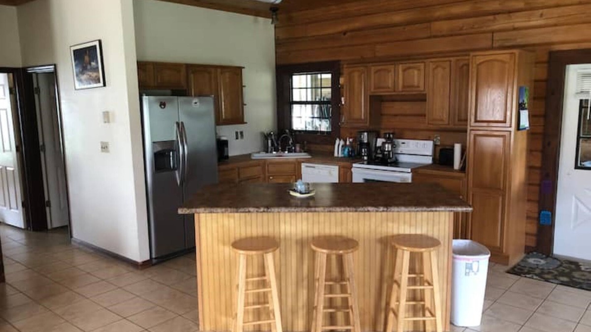 Morriston Cabin | Log cabin on a lush 15 acre private horse farm