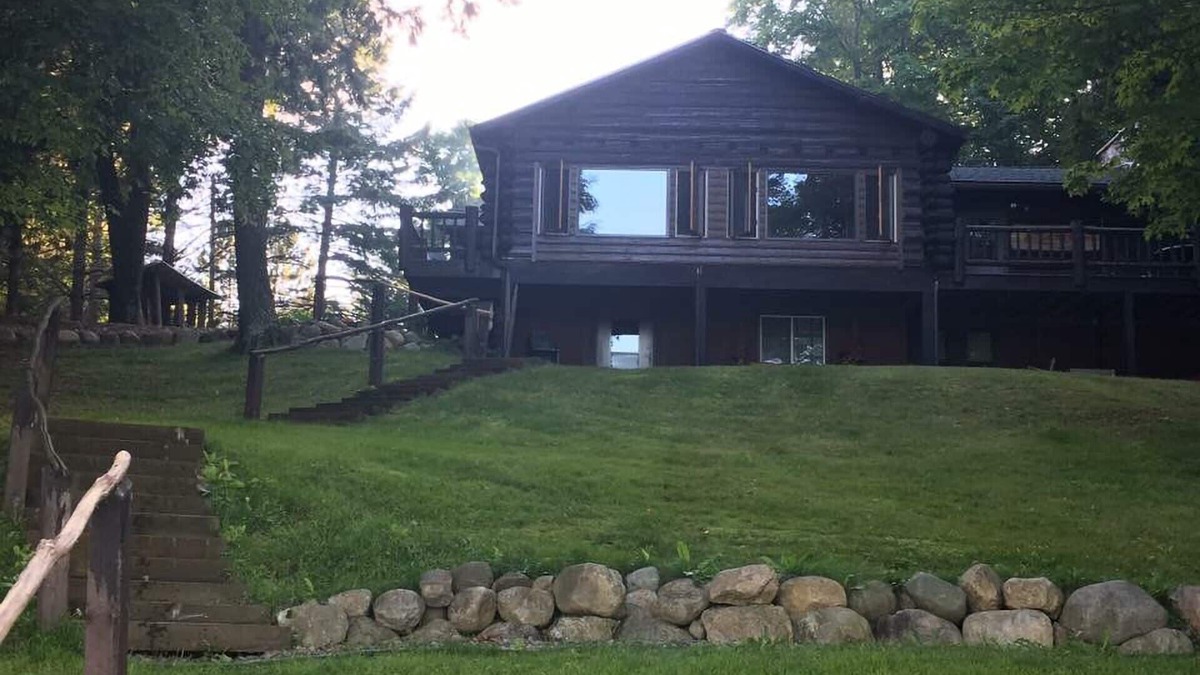 Winter Cabin | Log cabin on beautiful clear lake perfect for your family retreat.