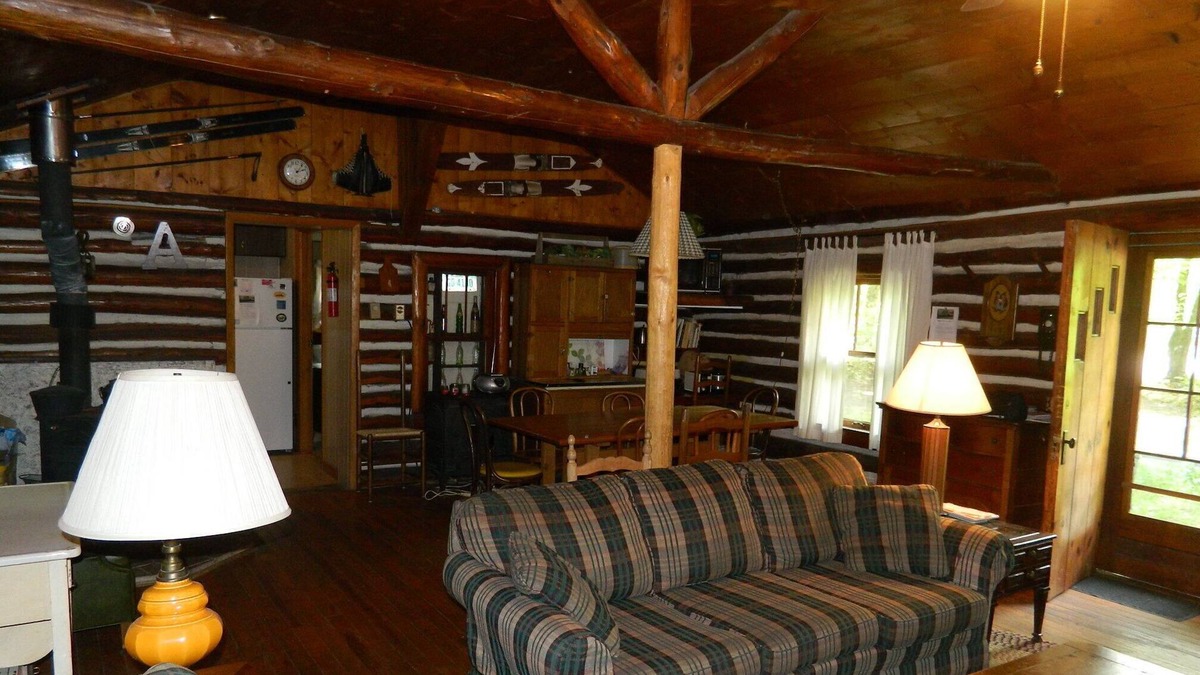 Honor Cabin | Log Cabin on Little Platte Lake - Bring Your Own Linens