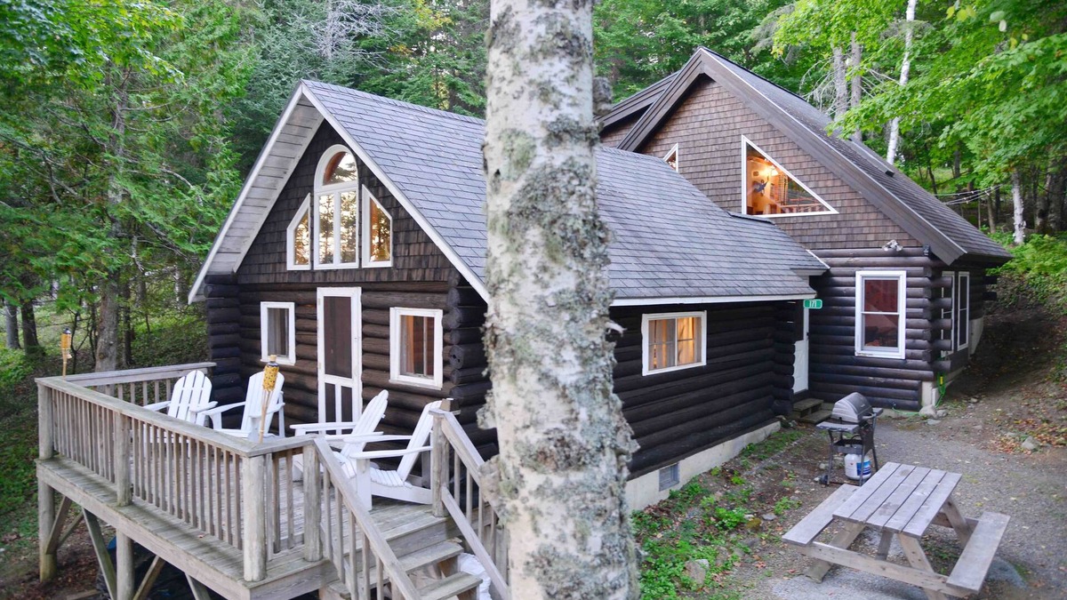 Rangeley Cabin | Log Cabin on North Shore of Beautiful Rangeley Lake