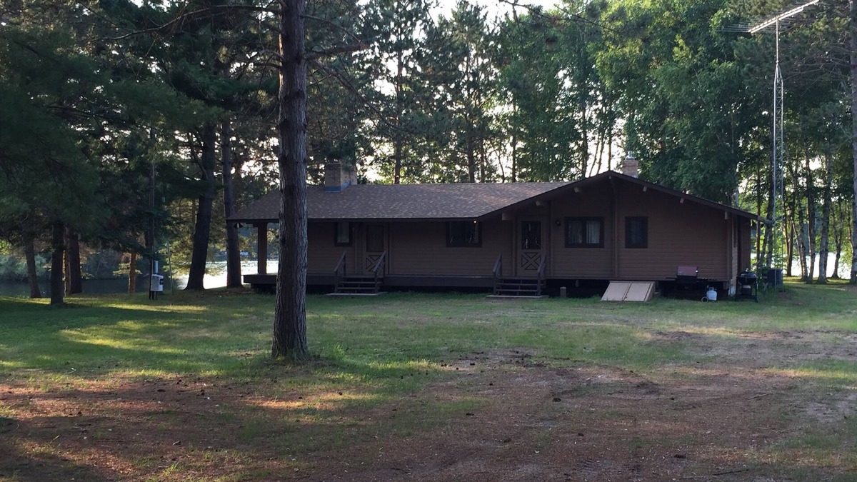 Phillips Cabin | Log Cabin on Phillips Chain of Lakes