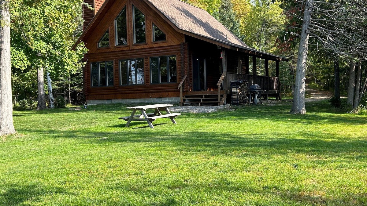Remer Cabin | Log Cabin on Private Lakefront - Thunder Lake