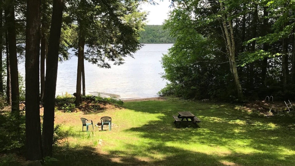 Madawaska Valley Cabin | Log Cabin on the Lake Close to Algonquin Park