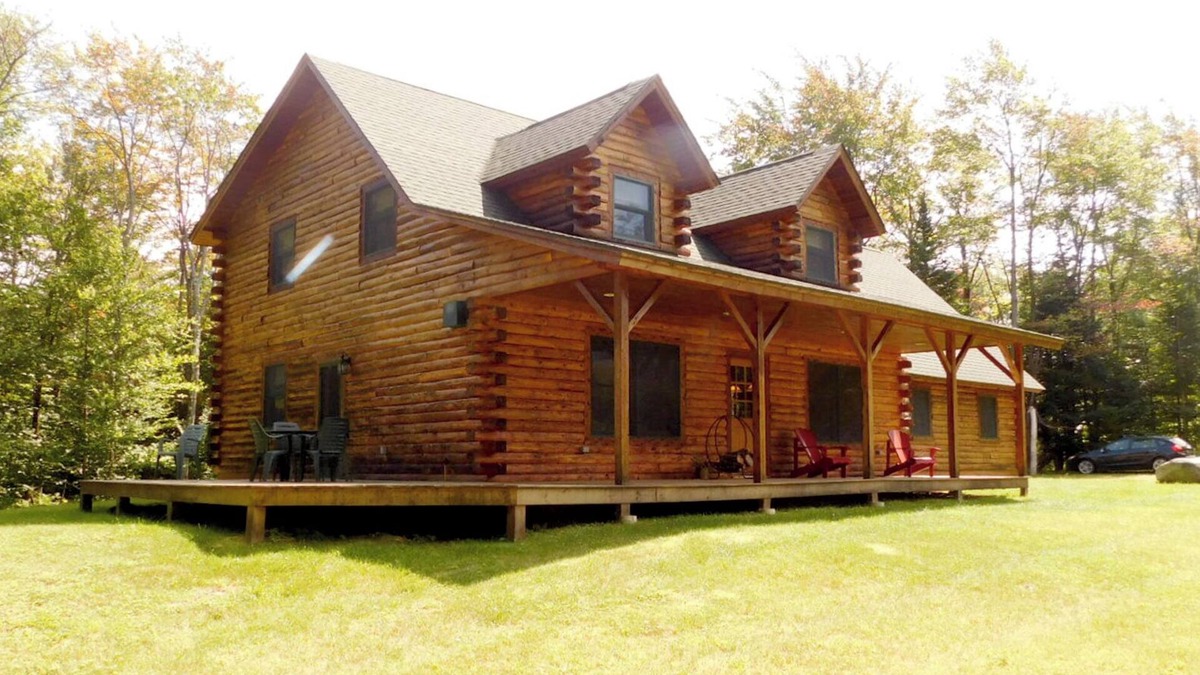 North Troy House | Log Cabin - One Mile From Jay Peak Resort