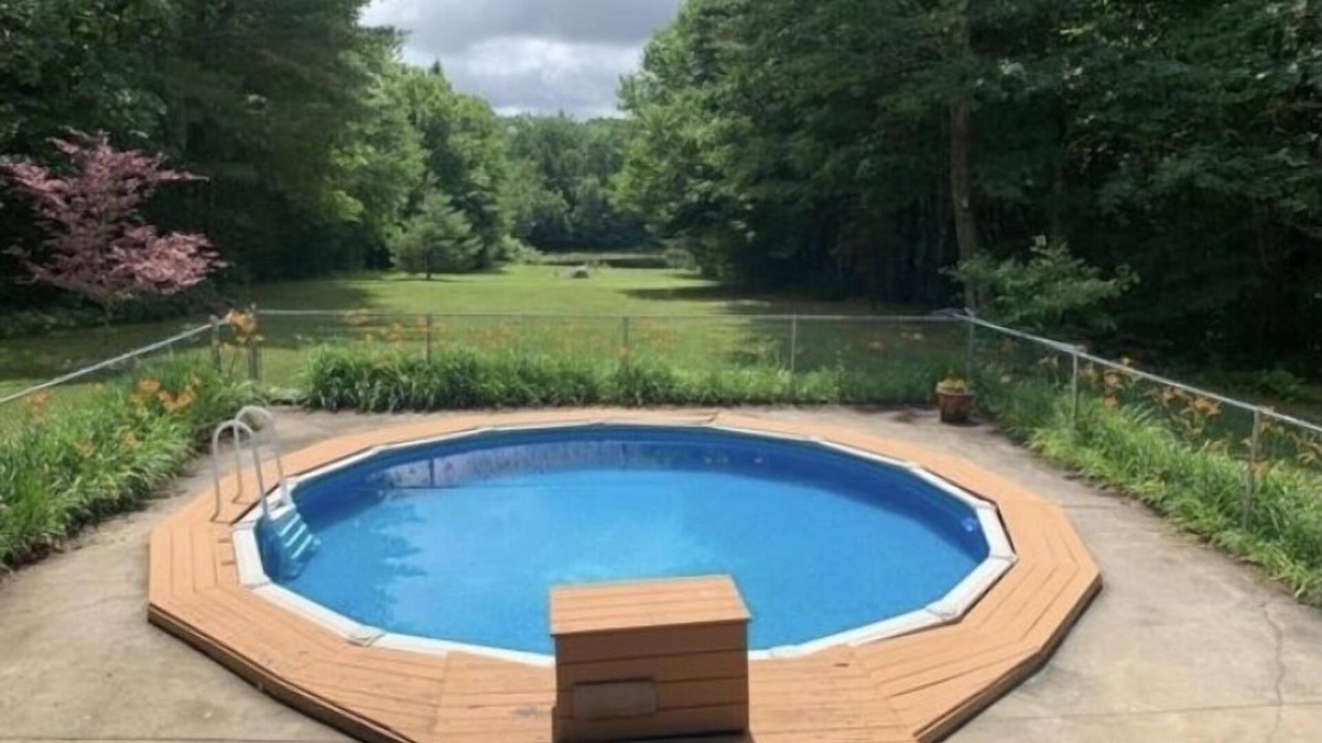 Milton House | log cabin private stocked pond pool