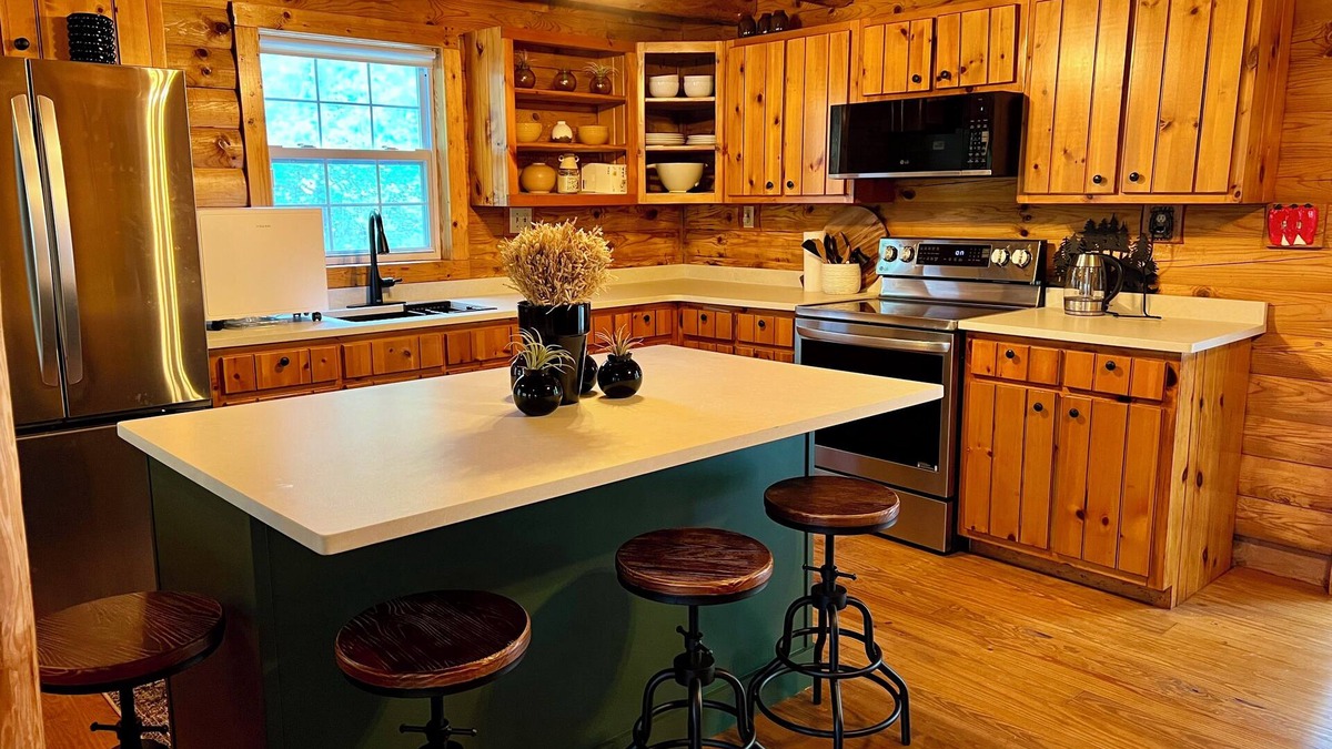 Monroe Cabin | Log Cabin Retreat in Monroe