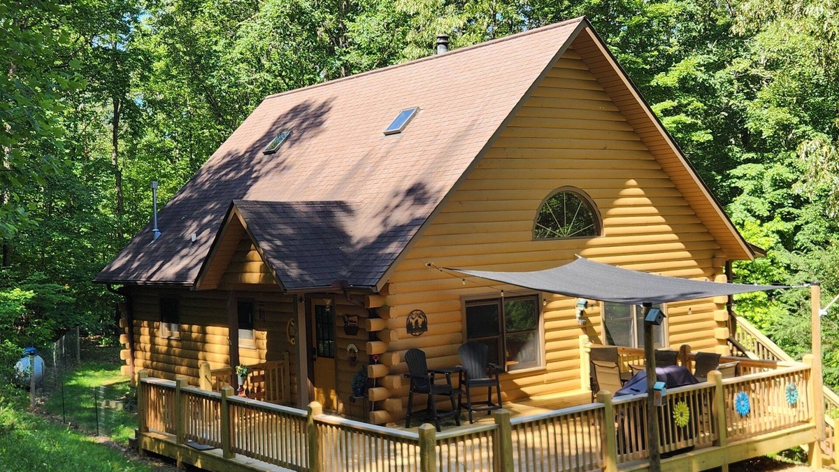 Tarheel Cabin | Log Cabin - Secluded 5 Acres - 5 min to Historic Downtown Murphy