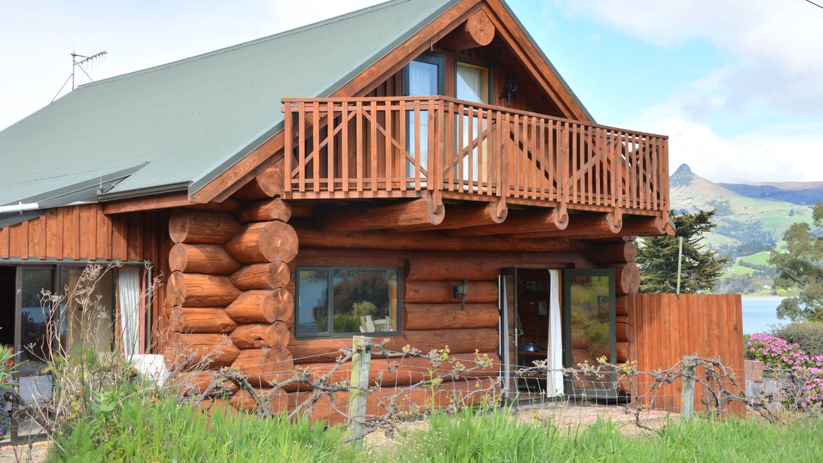Port Levy House | Log Cabin Vacation Retreat