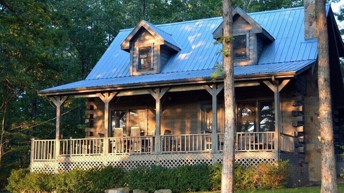 Ozone Cabin | Log Cabin w/Picturesque Mtn View. Private Sunsets. Hot Tub. Kid & Dog Friendly
