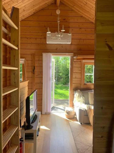 Ryd House | Log Cabin with hot-tub & Sauna, secluded location
