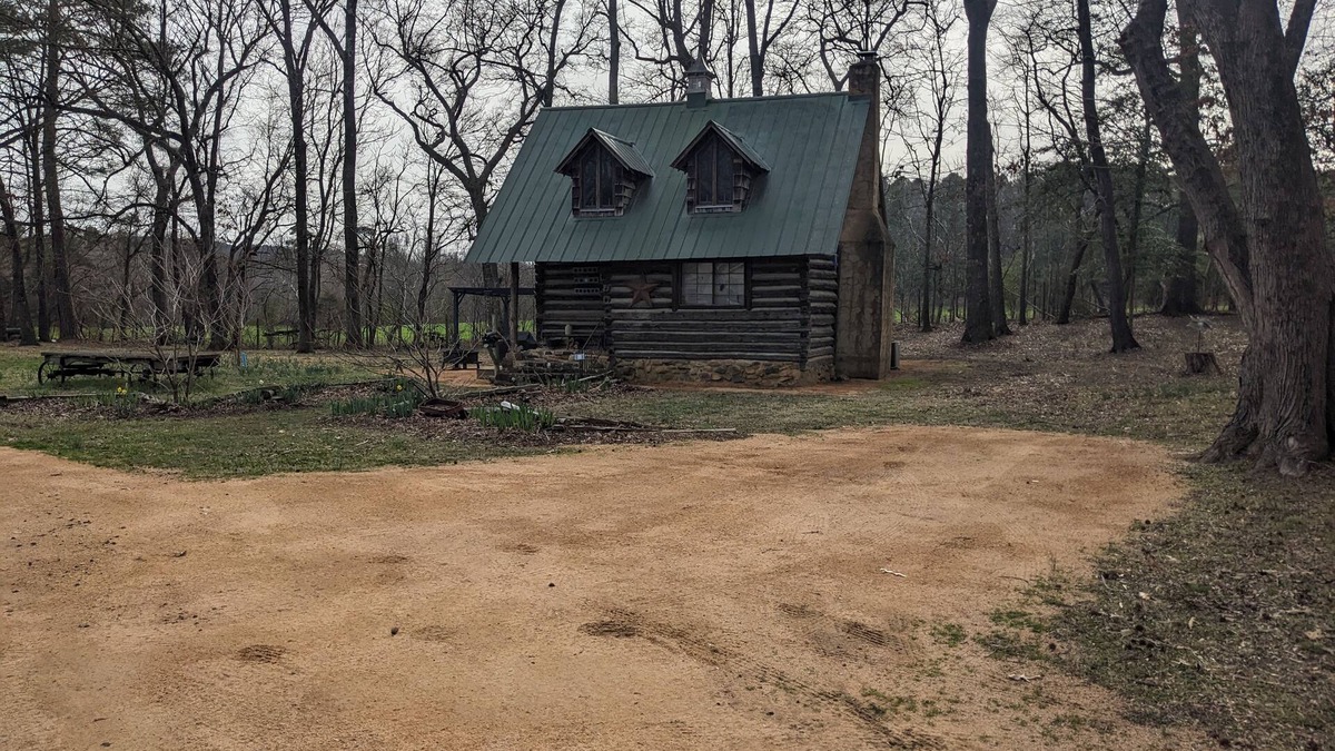 Bynum Cabin | Log Cabin with loft