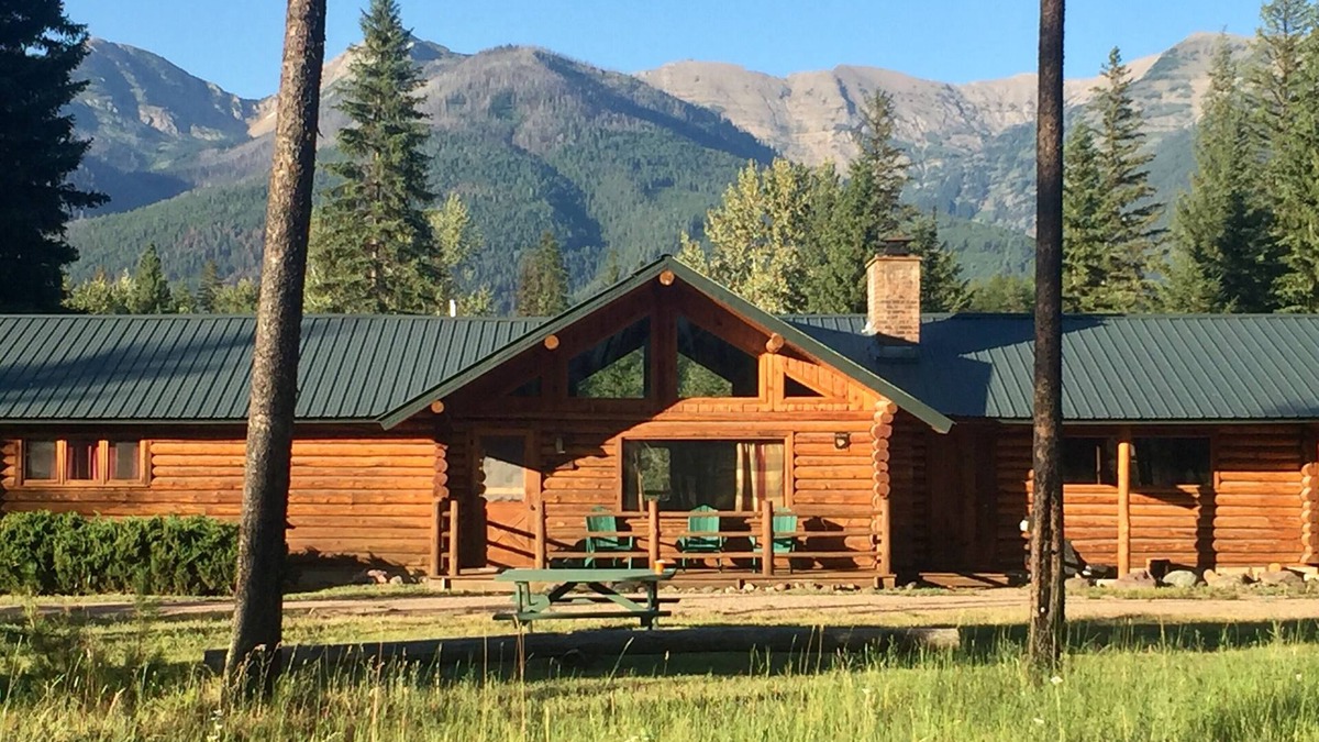 Condon Cabin | Log Cabin with Stunning Mountain Views near Swan River and Holland Lake.
