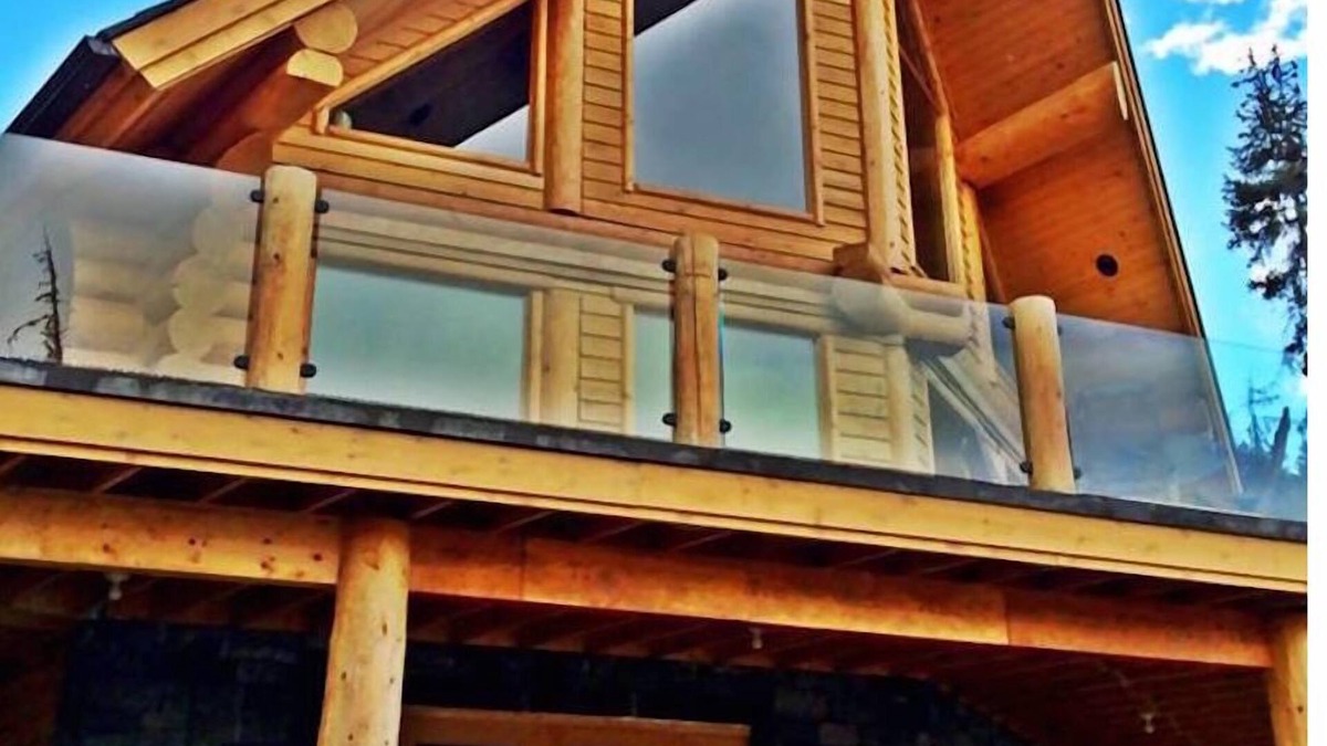 Pinantan Lake Cottage | Log Home Getaway, Situated On 24 Acres With Private Access To Lake.