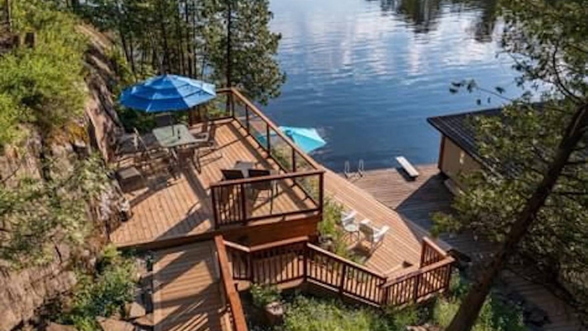 Windermere Cottage | Log home & guest cottage in old forest, Waterfall, Sunsets, Sauna, Fishing Boat