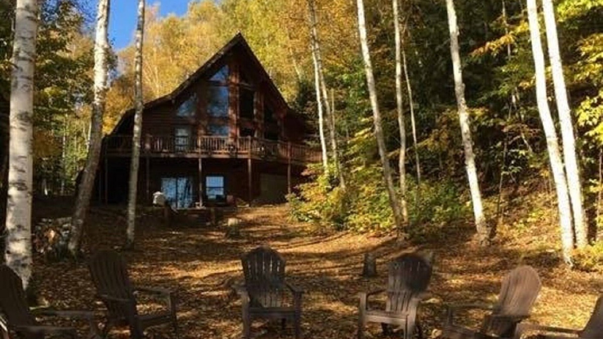 Au Train Cabin | Log Home Luxury awaits on the west shore of AuTrain Lake!