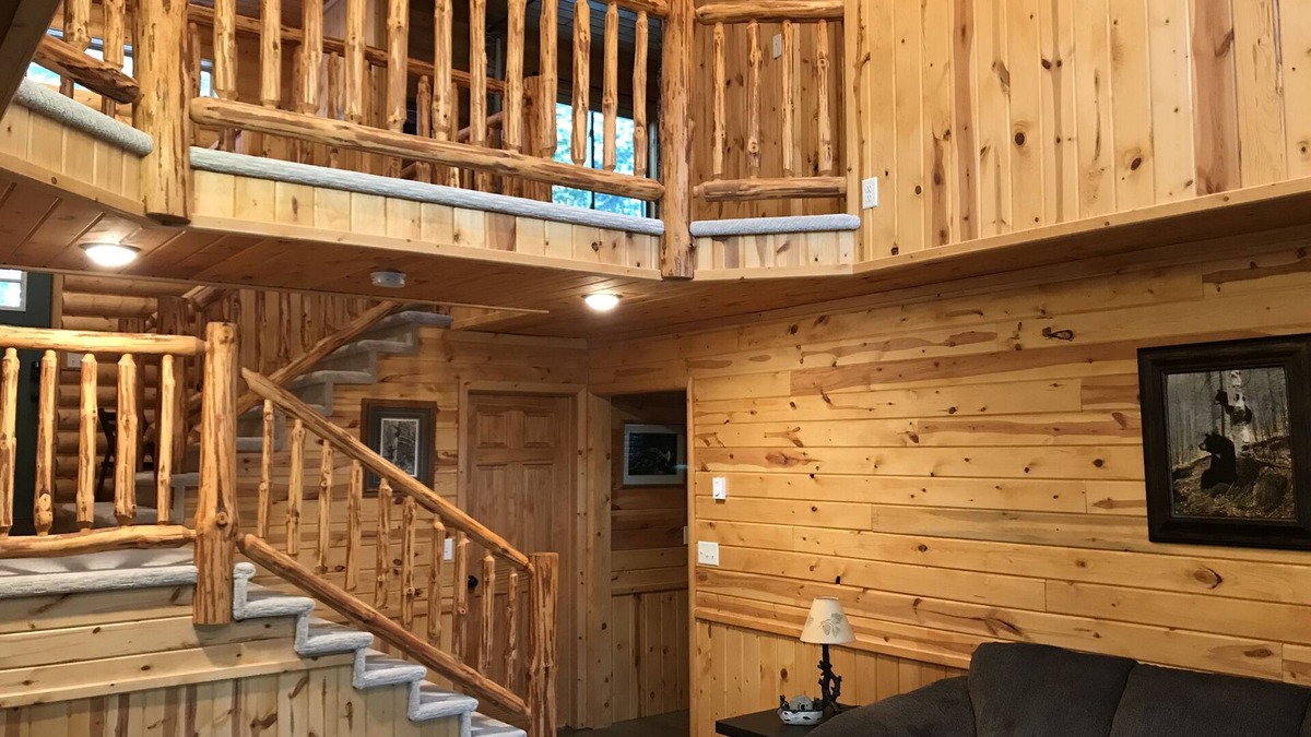 Pine River House | Log home nestled in tall pines near Norway Lake