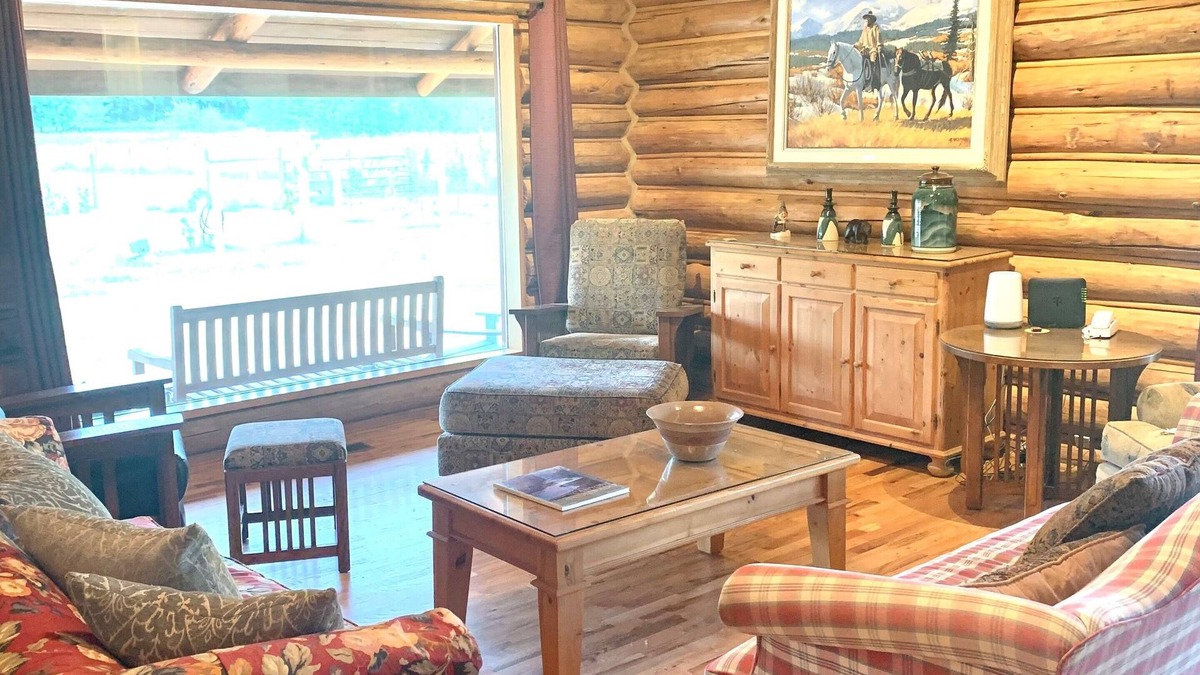 Curtis House | Log Home on 9 acres