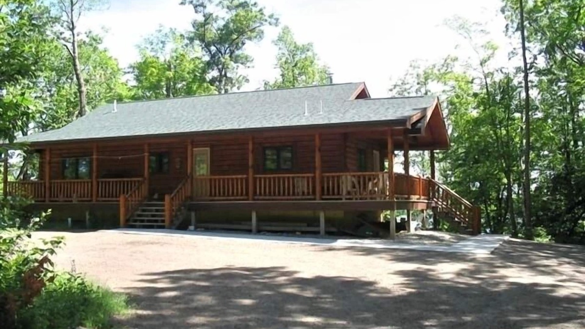 Walker House | Log Home on Private Lake Walker/Leech Lake Area